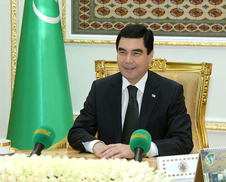 Türkmenistanyň Prezidenti Buýruga Gol Çekdi