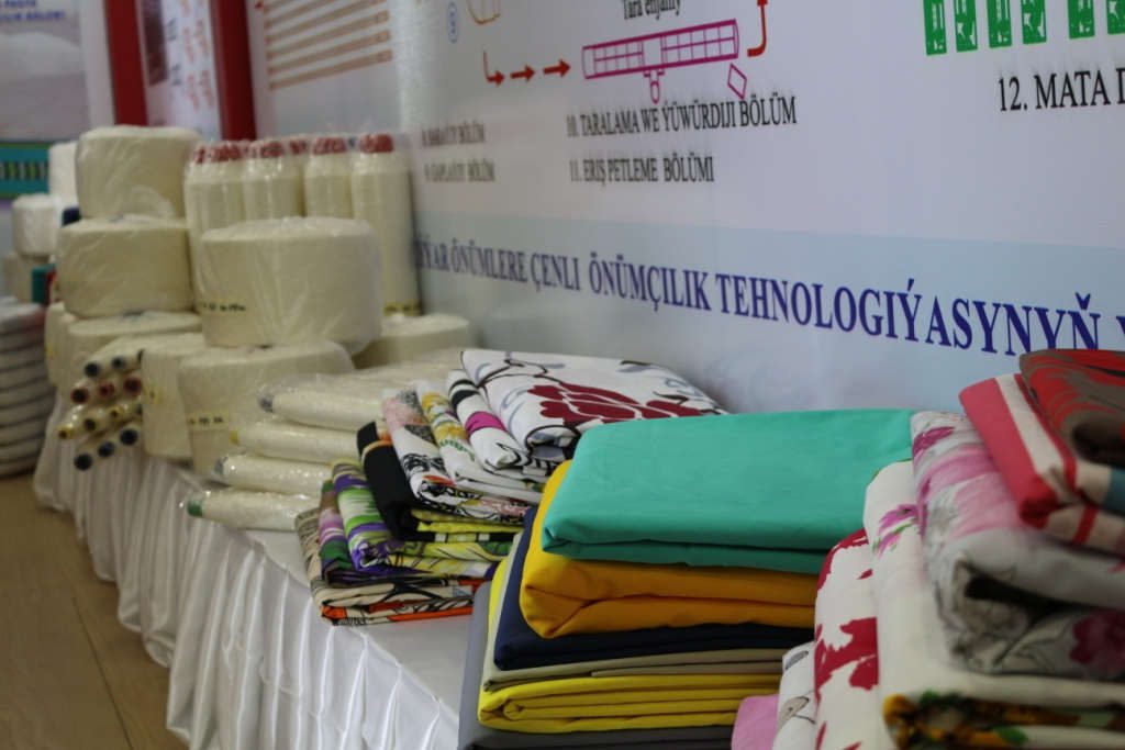 Türkmenistanyň Dokma Senagatynyň Harytlary