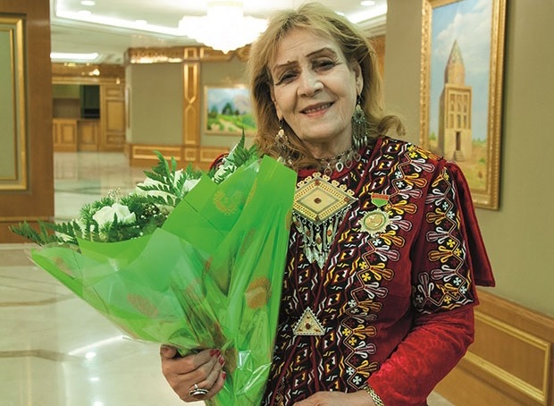 Türkmenistanyň Gahrymany, şahyr Amangözel Şagulyýewa