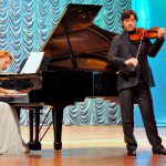 Türkmen-Fransuz diplomatik Gatnaşyklarynyň Ýola Goýulmagynyň 25 Ýyllygy Mynasybetli Aşgabatly Sungat Muşdaklarynyň Öňünde „Arar“ Dueti Çykyş Etdi