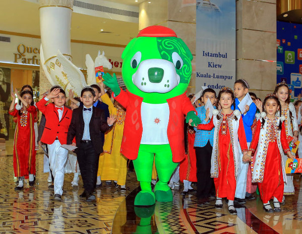 Paýtagtymyzyň Berkarar Söwda Merkezinde Aziada-2017-niň Resmi Tumarynyň Tanyşdyrylyş Dabarasy Boldy