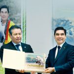 Gazagystanyň Milli muzeýinde hormatly Prezidentimiz Gurbanguly Berdimuhamedowyň Gazak Dilindäki Neşirleriniň Tanyşdyryş Dabarasy Boldy