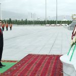 Türkmenistanyň Prezidenti Konstitusiýa we Magtymguly Pyragynyň Şygryýet Güni Mynasybetli Dabaralara Gatnaşdy