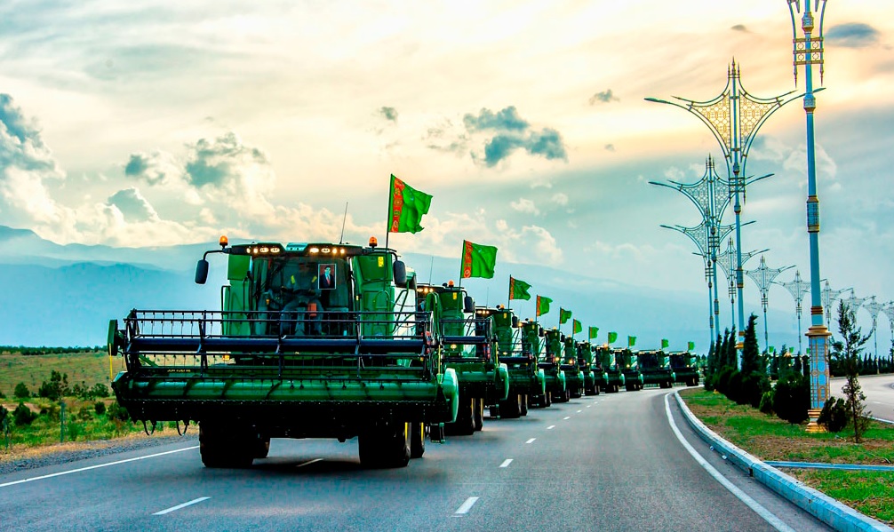 «John Deere» Kombaýnlarynyň Iň Täze Nusgalary Türkmen Ekerançylarynyň Ygtyýaryna Gelip Gowuşdy Fotosuratlary