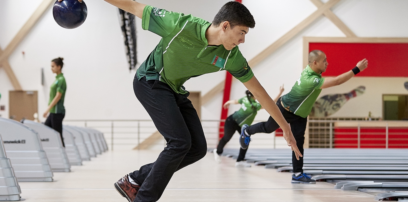 Türkmen Türgenleri Medal Gazanyp, Bowling Sportuny Ösdürer